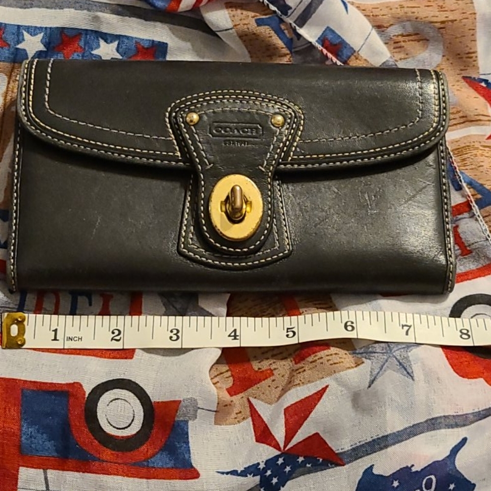 Coach legacy wallet pink interior